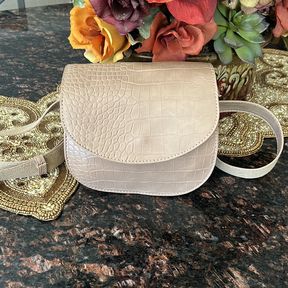 Women’s Beige Colored Croc Print Belted Waist Or Crossbody Bag 7” X  7” X 3”